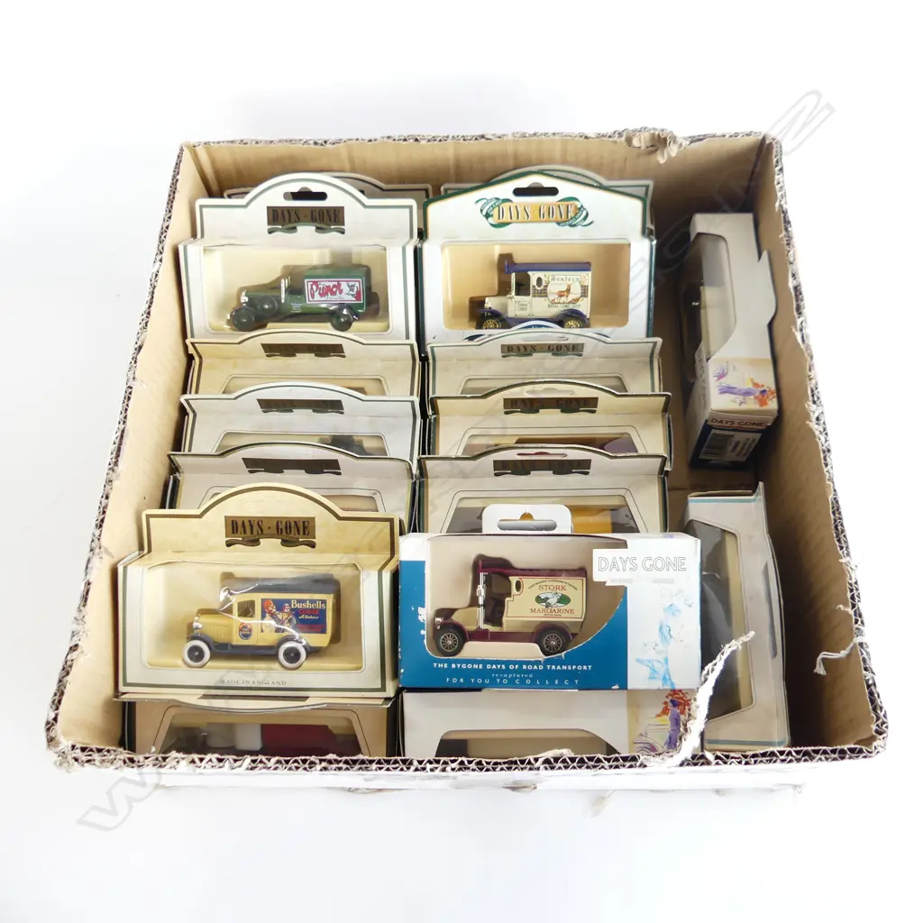 BOX OF 20 MIXED DYE CAST TOYS MOST MINT & BOXED] Image 1++