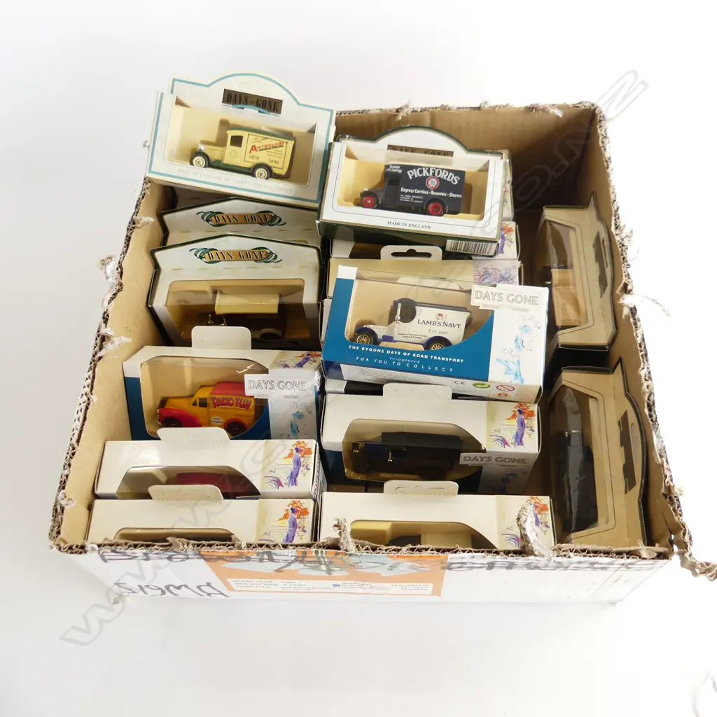 BOX OF 20 MINT & BOXED MODEL CARS DAYS GONE  ETC Image 1++