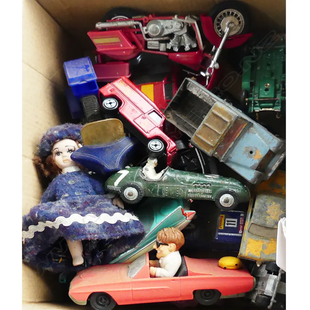 SMALL BOX TOYS INCLUDING DINKY CORGY ETC Image 1++