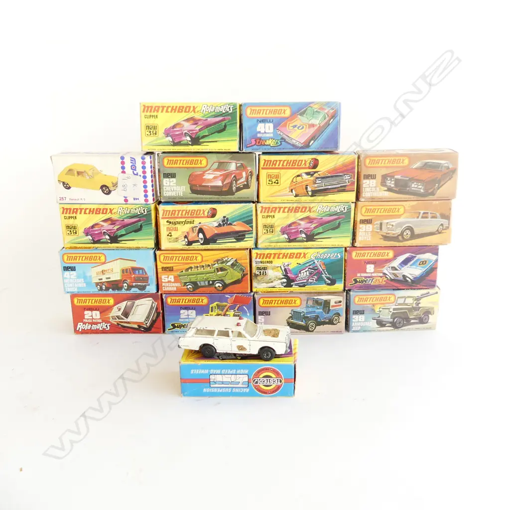 19 ASST. MATCHBOX MODEL VECHILES, ALL BOXED, PLAYWORN Image 1++
