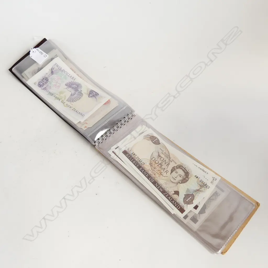 1 ALBUM. NZ BANK NOTE COLLECTION ETC. includes £1 Lefeaux. £1 & 10/- Flemming. $20 Hardie... Image 1++