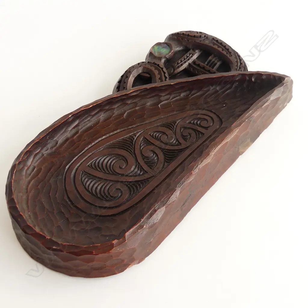 BROWN RESIN MAORI TRAY 260x135mm Image 1++