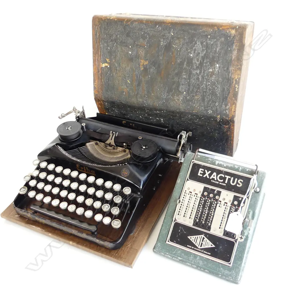ANTIQUE ERIKA CASED TYPEWRITER + EXACTUS MINI-ADD MACHINE Image 1++