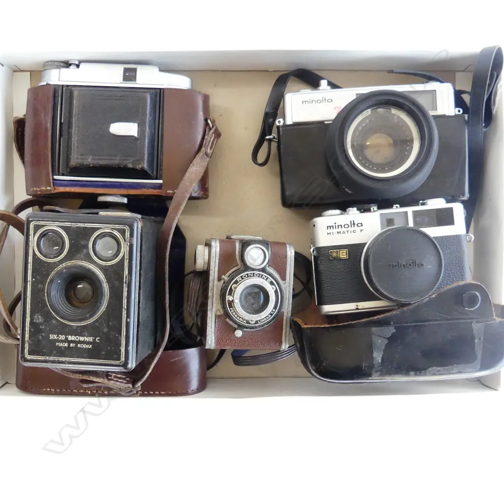 FIVE VINTAGE CAMERAS – MINOLTA X 2, FERRANIA, KODAK BROWNIE, AND FW  Image 1++