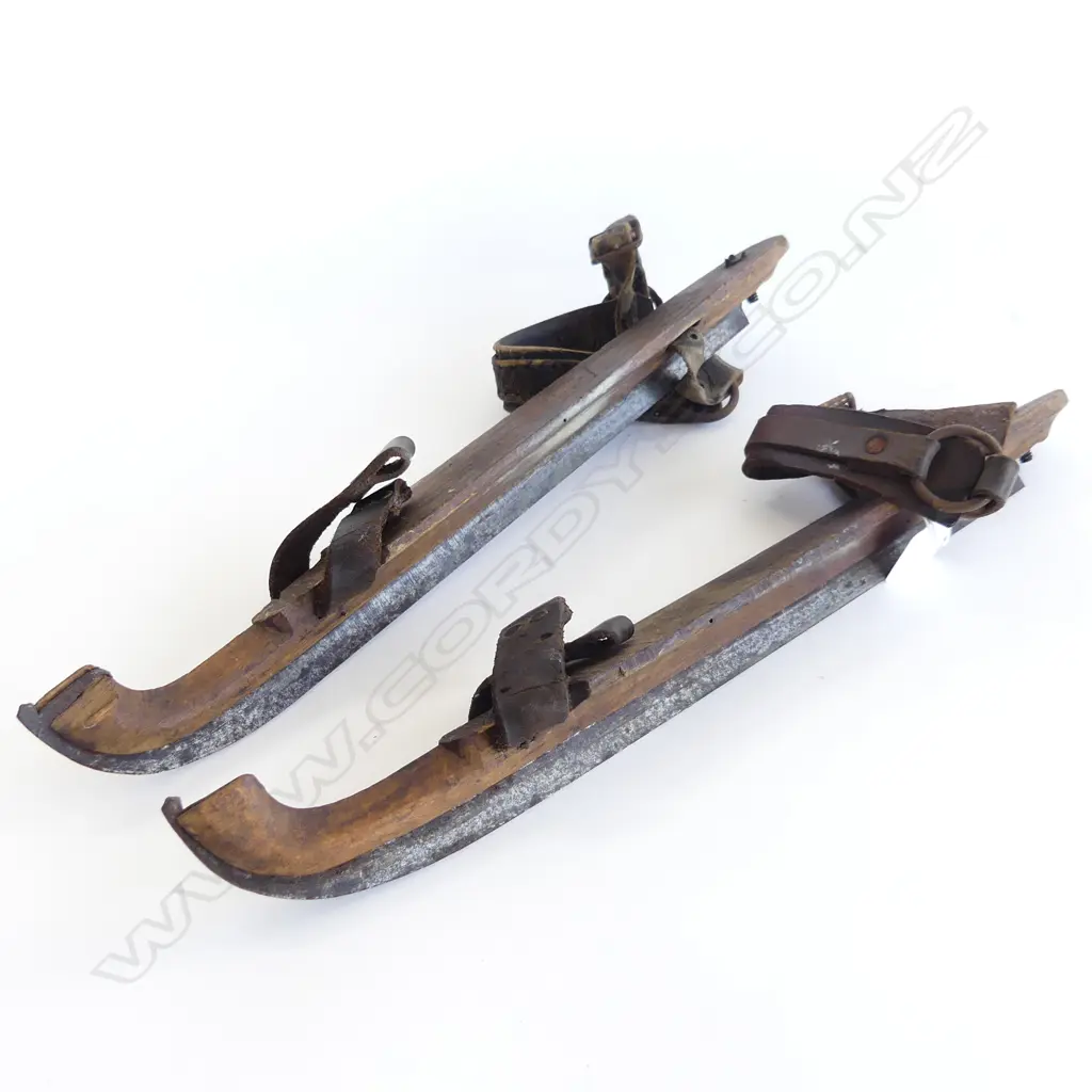 PAIR OF VINTAGE WOODEN EUROPEAN ICE SKATES WITH LEATHER AND STEEL FITTINGS L. 390MM   Image 1++