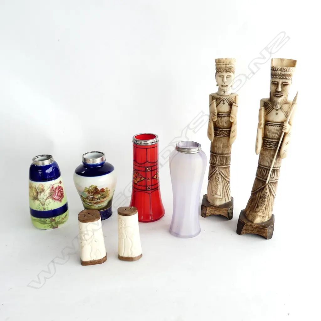 BOX LOT 4 STG RIMMED VASES, PR CARVED BONE FIGURES H.295mm Image 1++
