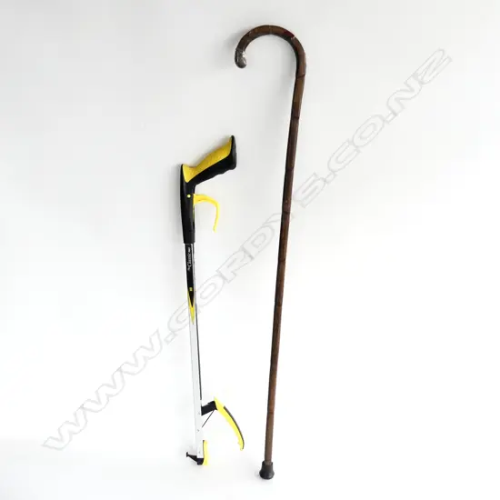 OLD SILVER ENDED WALKING STICK & GRABBER