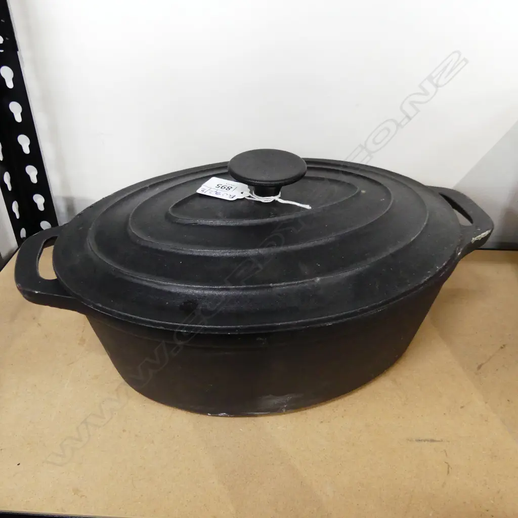 CAST IRON & ENAMEL LIDDED CASSEROLE 345x210mm Image 1++