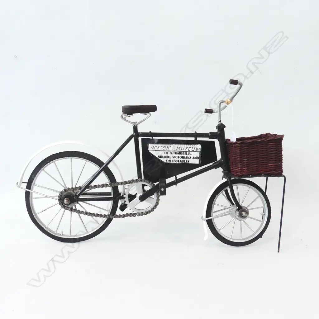 VINTAGE STYLE METAL BIKE L.450mm Image 1++