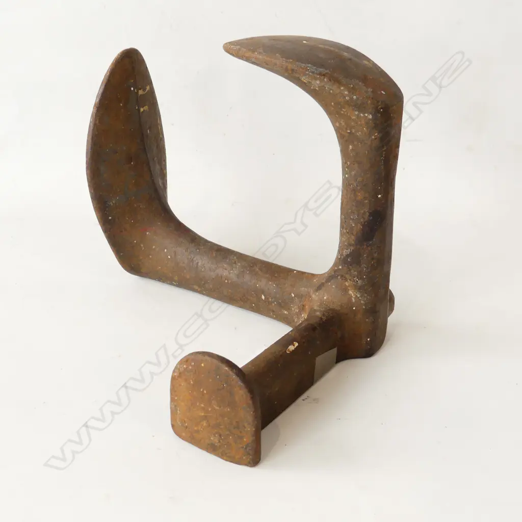 'SHACKLOCK' CAST IRON COBBLERS LAST  Image 1++