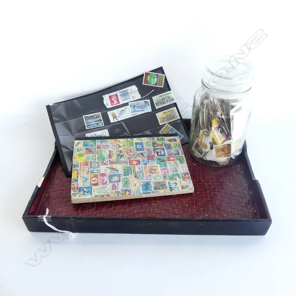 SMALL STAMP COLLECTION: album + 1 pg + jar Image 1++