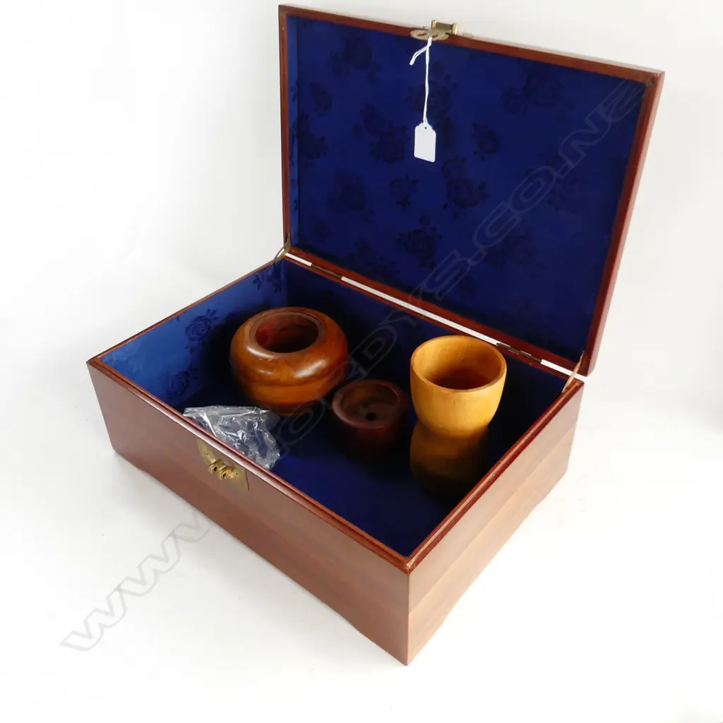 LG WOODEN BOX w. 3 TURNED PCES INSIDE 420x290x155mm Image 1++
