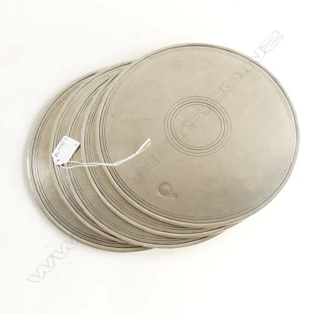 7 95 PEWTER PLACE MATS 245mm dia; COSI TABELLINI ITALIA Image 1++