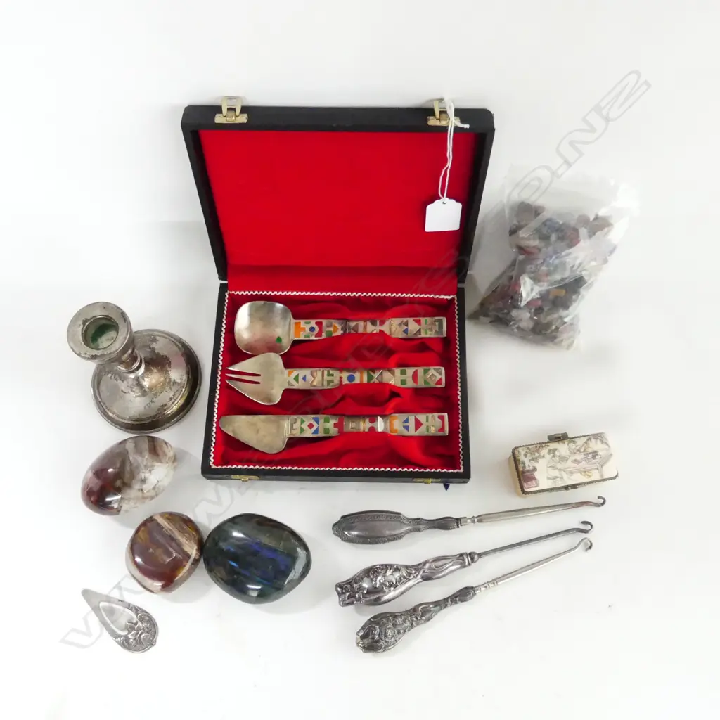 POLISHED STONES, STG CANDLESTICK, BOOT HOOKS, CASED 3 PCE SOLINGEN 'MERTENS' ENAMEL CUTLERY Image 1++