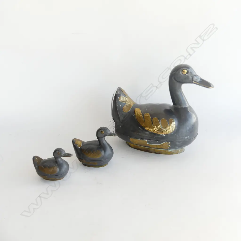 SET 3 HEAVY PEWTER DUCK LIDDED CONTAINERS (L. 220, 100, 80MM) Image 1++