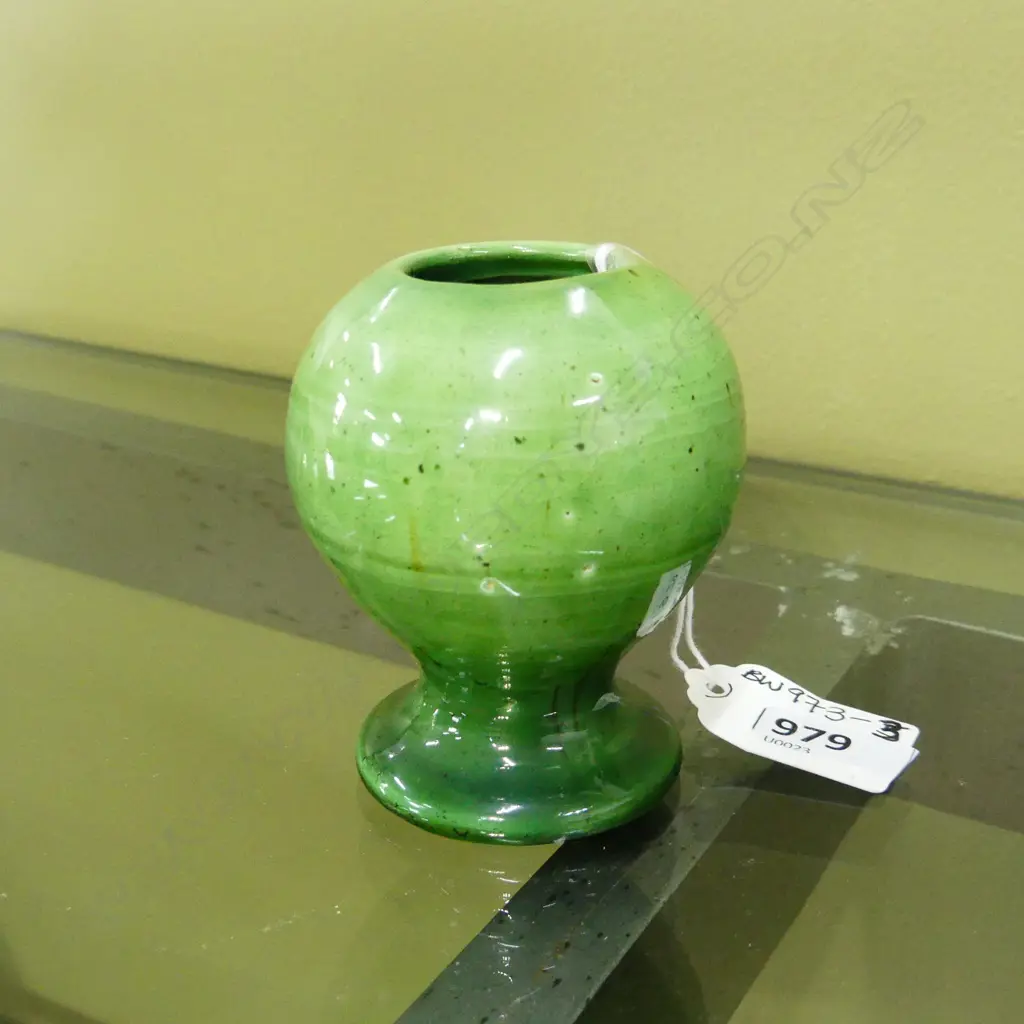 JOVAN RANCICH GREEN GLAZE SM VASE H. 80MM Image 1++