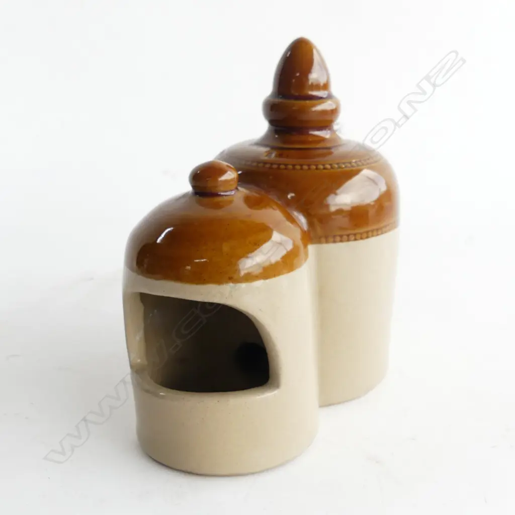 TIMARU POTTERY SALESMANS SAMPLE STONEWARE BIRD FEEDER L. 120MM Image 1++