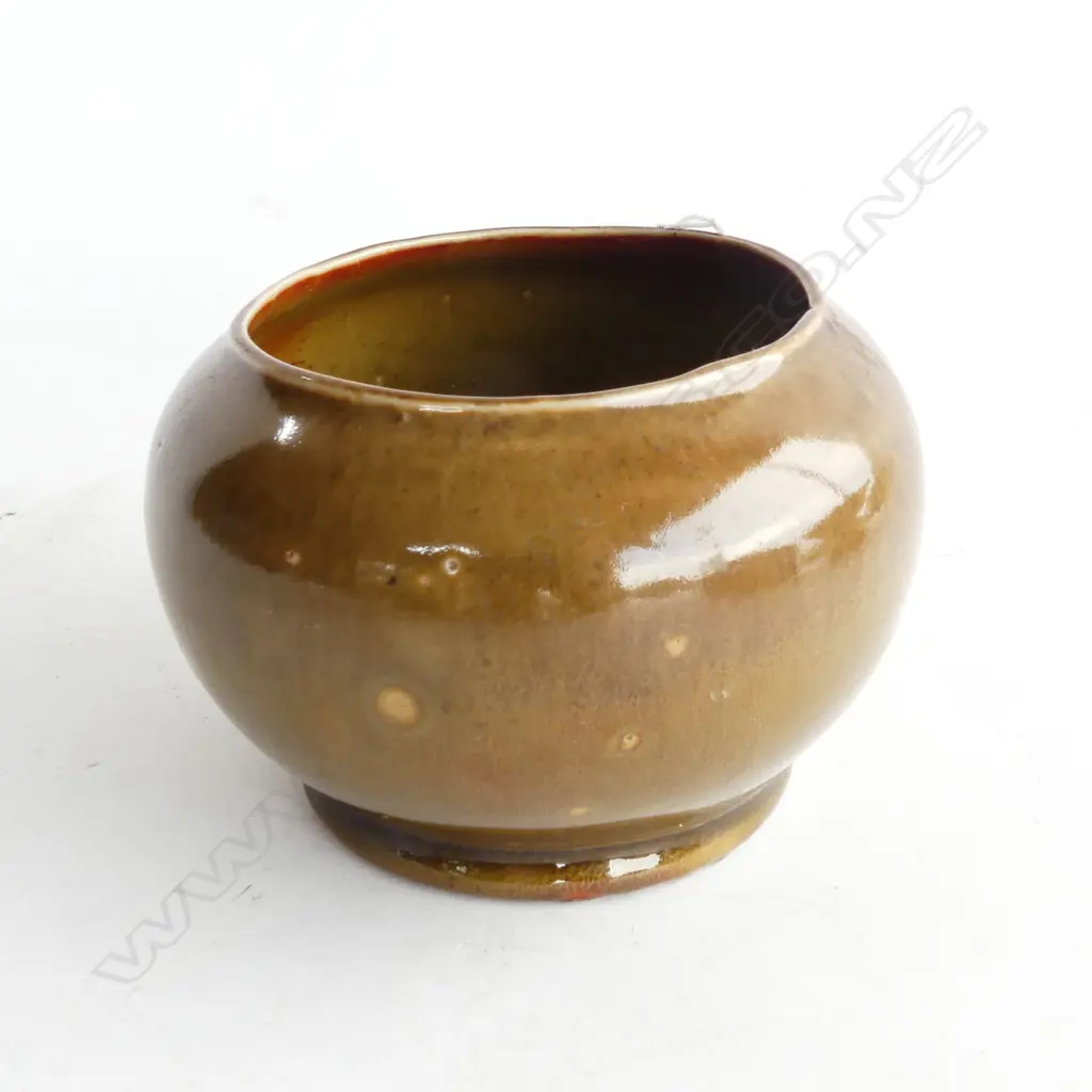 GREEN GABLES POTTERY SM VASE H. 70MM Image 1++