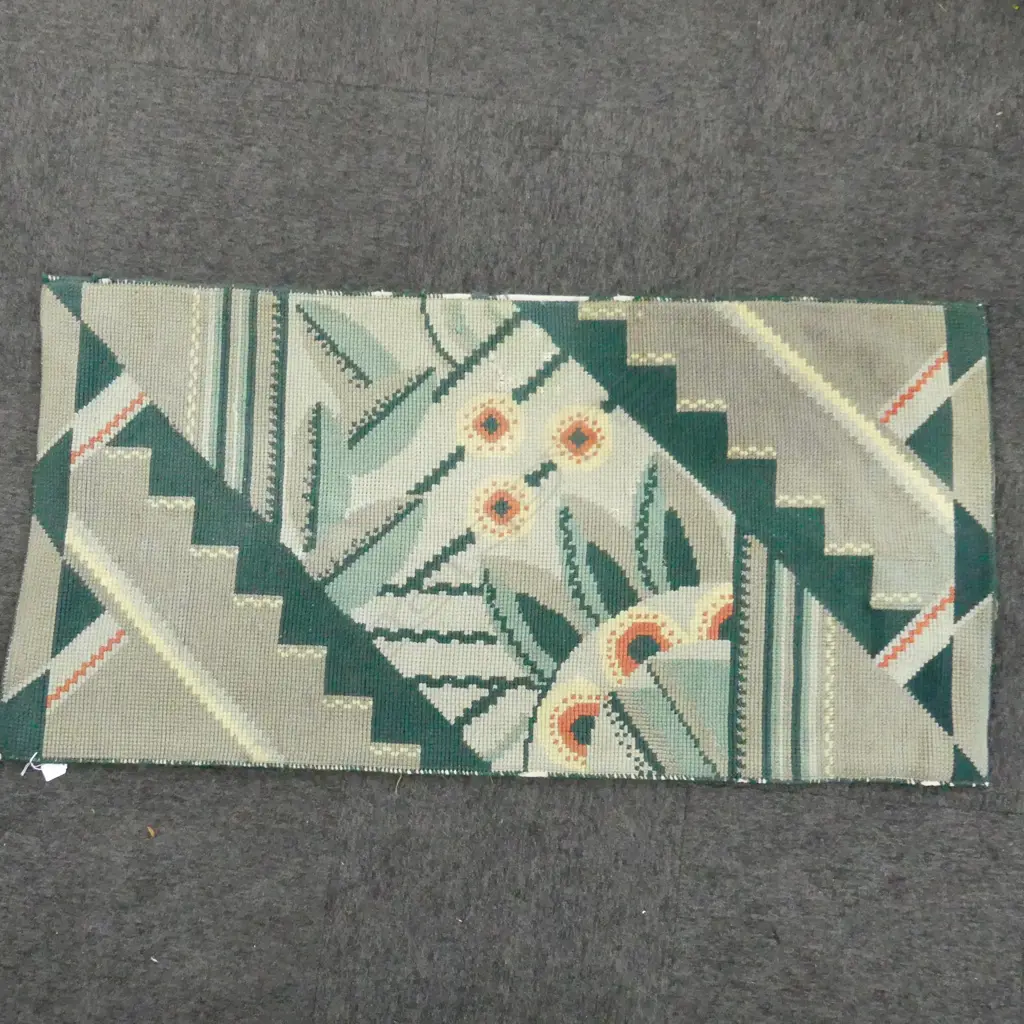 VINTAGE HOMEMADE FLORAL RUG 1410 X 740 MM SOME FAULTS Image 1++