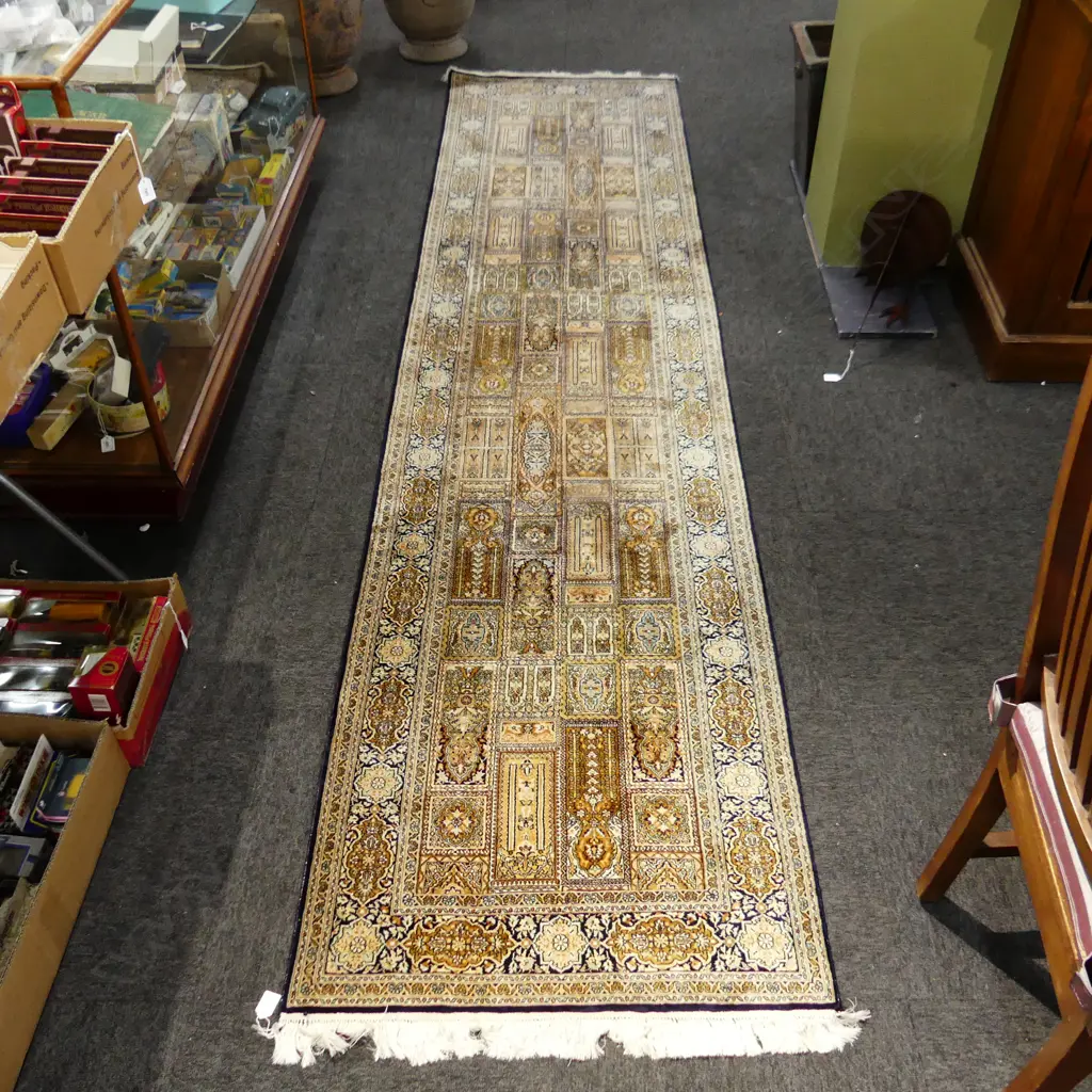 FINELY HAND KNOTTED SILK RUNNER 3140x780mm Image 1++