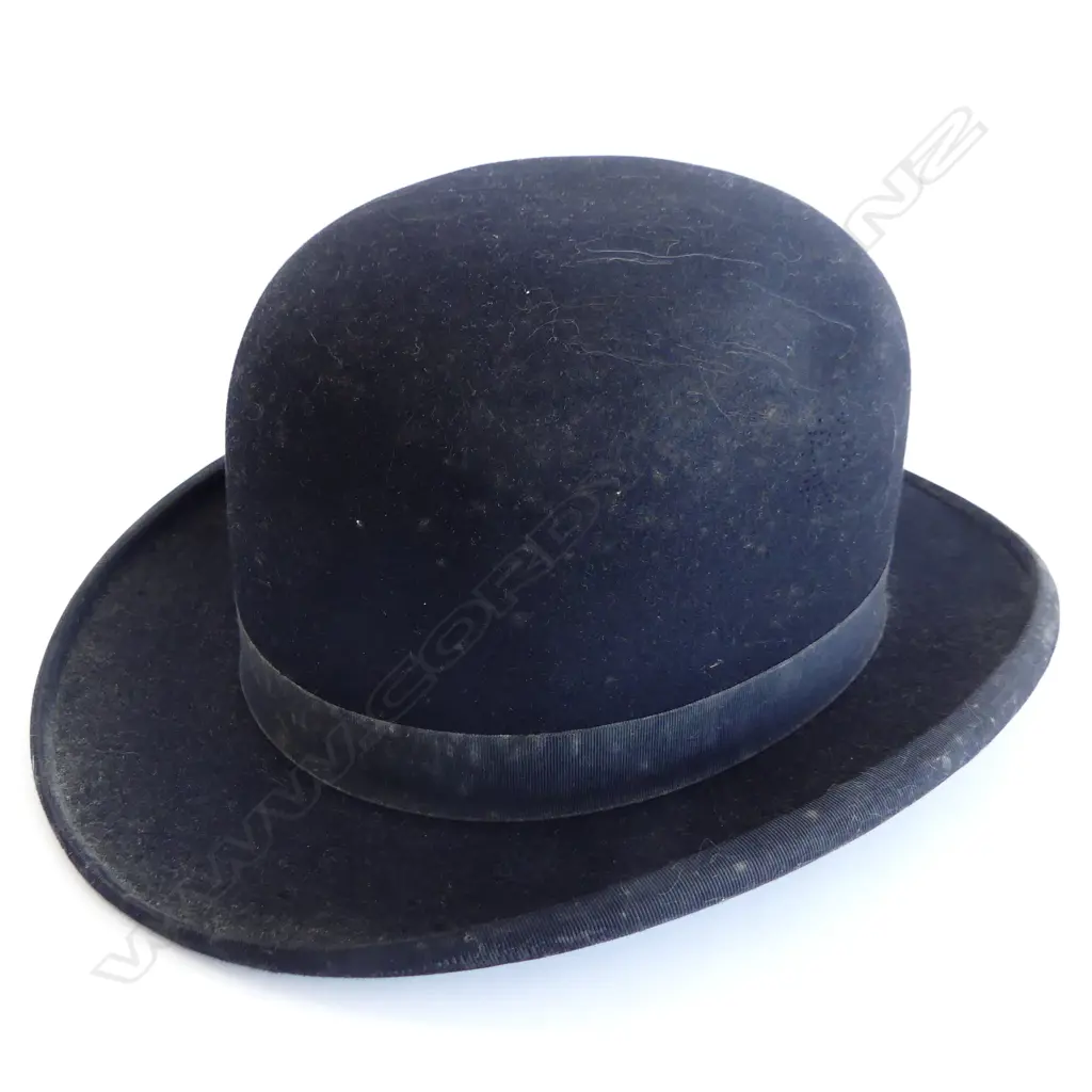 VINTAGE BOWLER HAT 'THE REGENT'  Image 1++