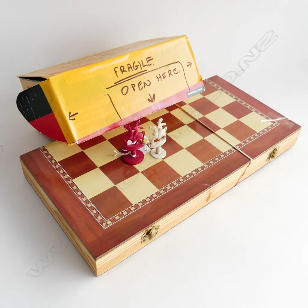 LATE 19THC BONE CHESS SET WITH LATTER WOODEN BOARD ONE QUEEN REPLACED W 400 MM Image 1++