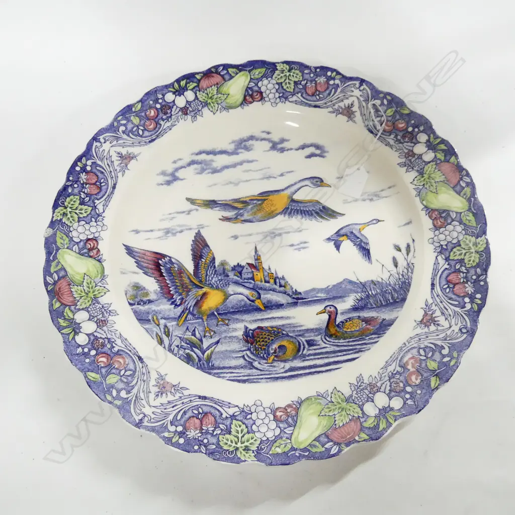 LARGE B/W PLATTER DUCKS IN FLIGHT DIA410MM Image 1++