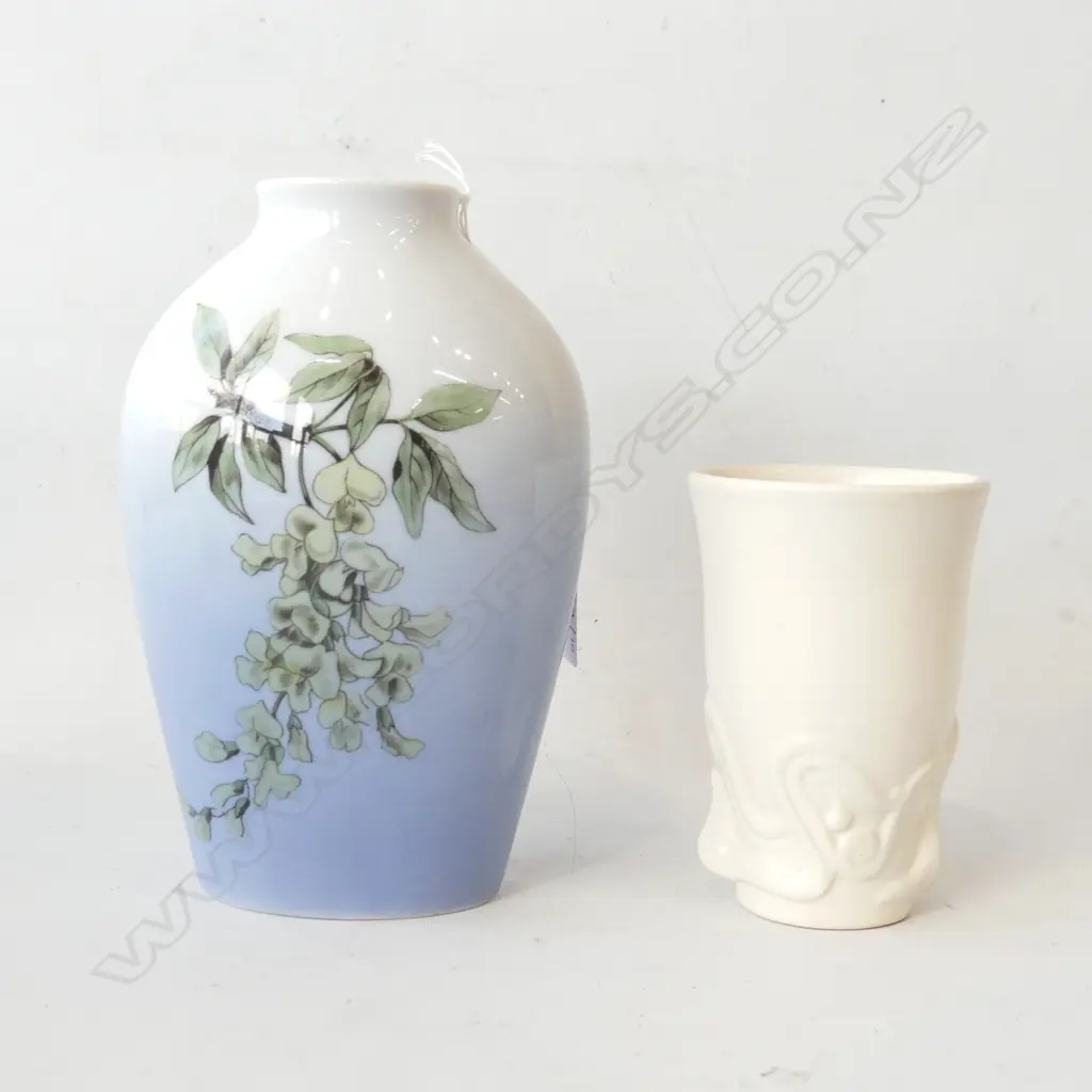 2 VASES; CROWN LYNN #524 H.110mm, B&G DENMARK H.170mm Image 1++