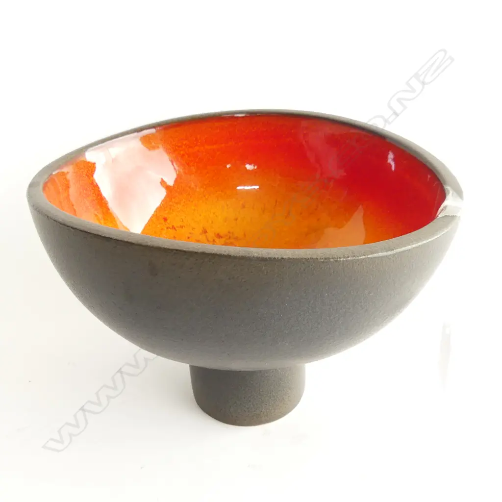 SUSANNAH BRIDGES STUDIO POTTERY 'FLAME' BOWL SIGNED & DATED 2016 200x170x135mm Image 1++