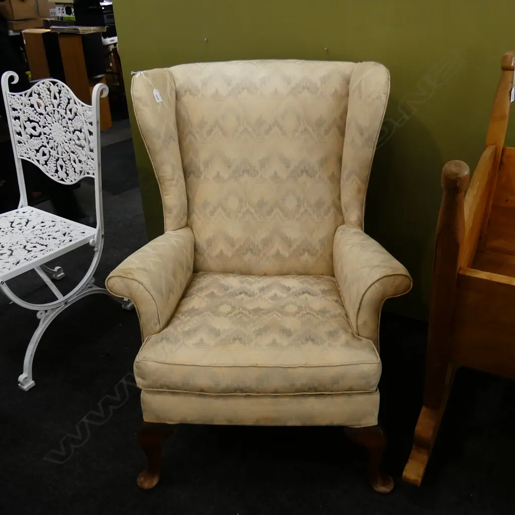 WING BACK ARMCHAIR Image 1++