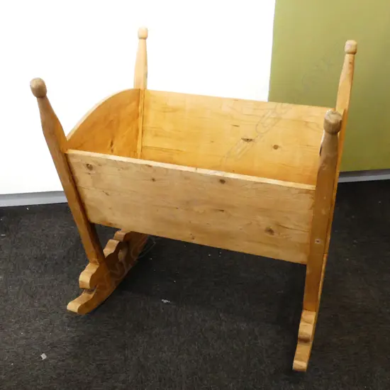 LGE PINE CRADLE 850x780x990mm