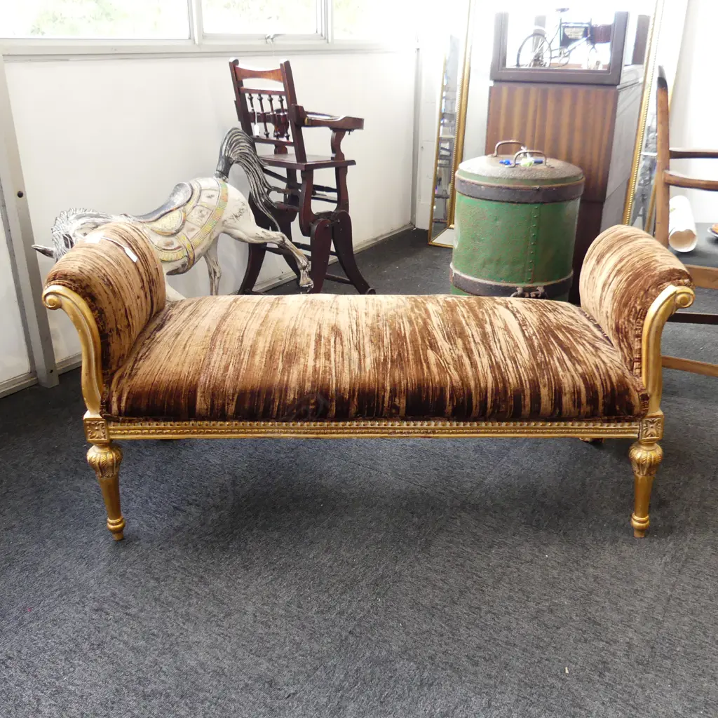 RECAMIER / BACKLESS SOFA IN GILT & BROWN VELVET 1350x530x630mm LEGS LOOSE Image 1++