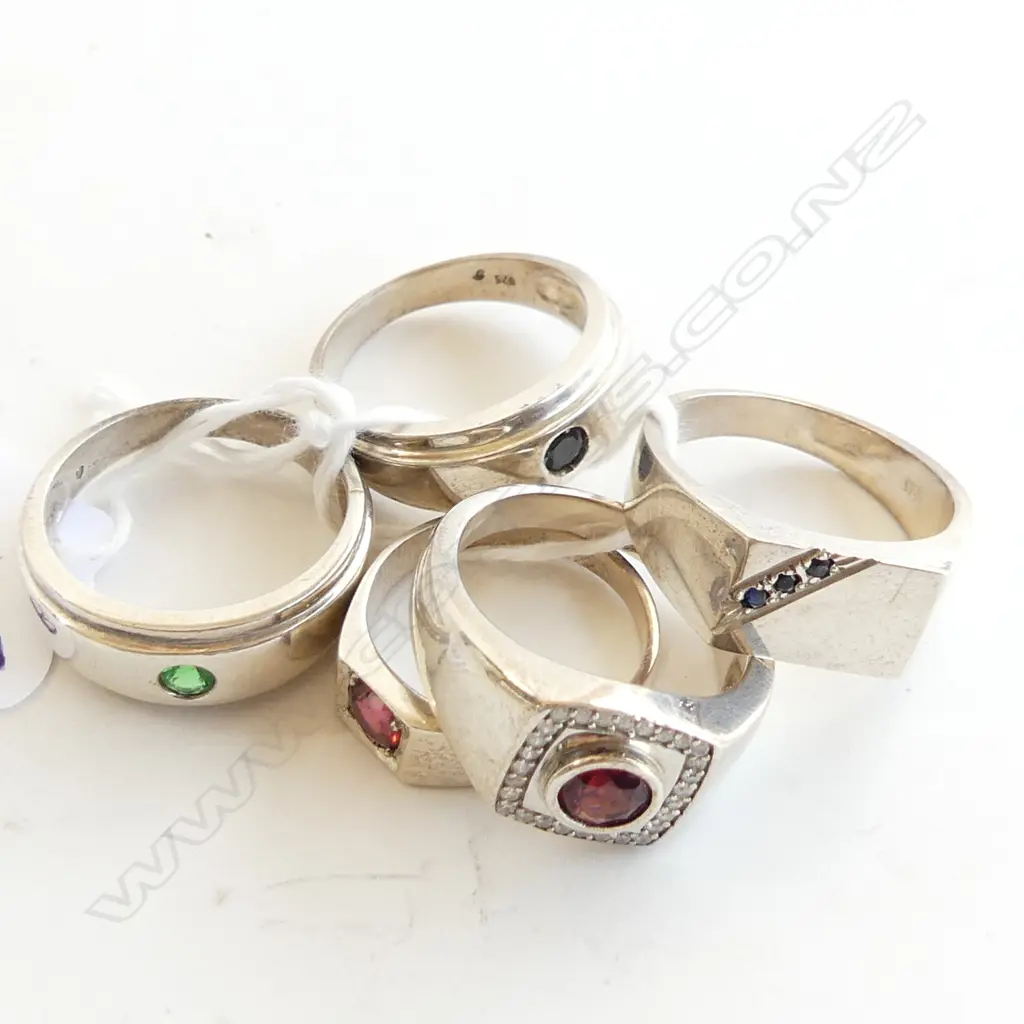 5 925 SILVER RINGS; 2 GARNET, 3 OTHER Image 1++