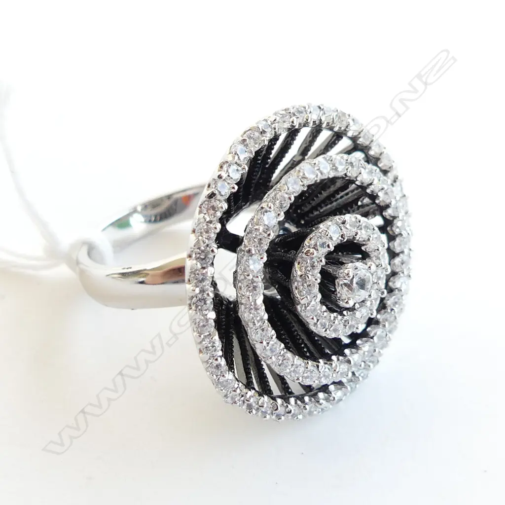 925 SILVER & CZ COCKTAIL RING SIZE O Image 1++
