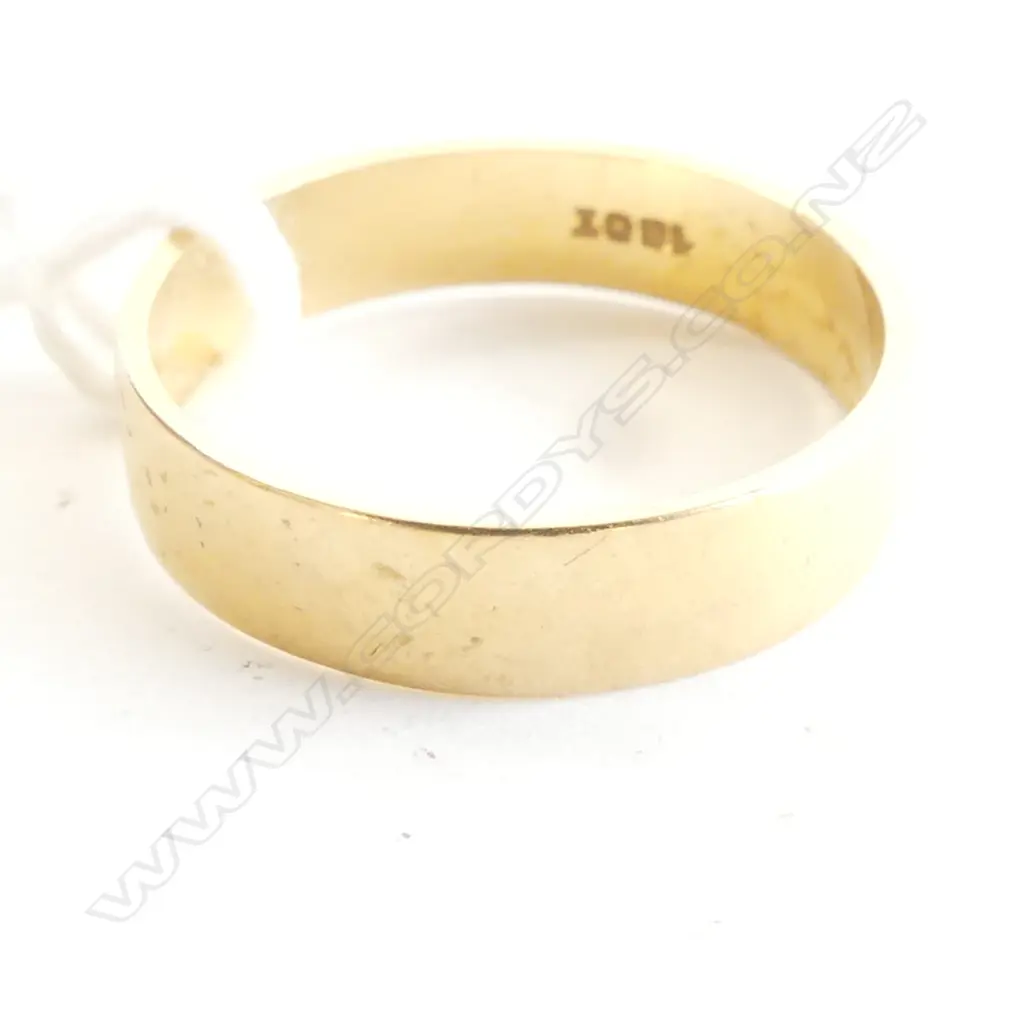18CT WEDDER RING 3.3 GRAMS SIZE O 1/2 Image 1++