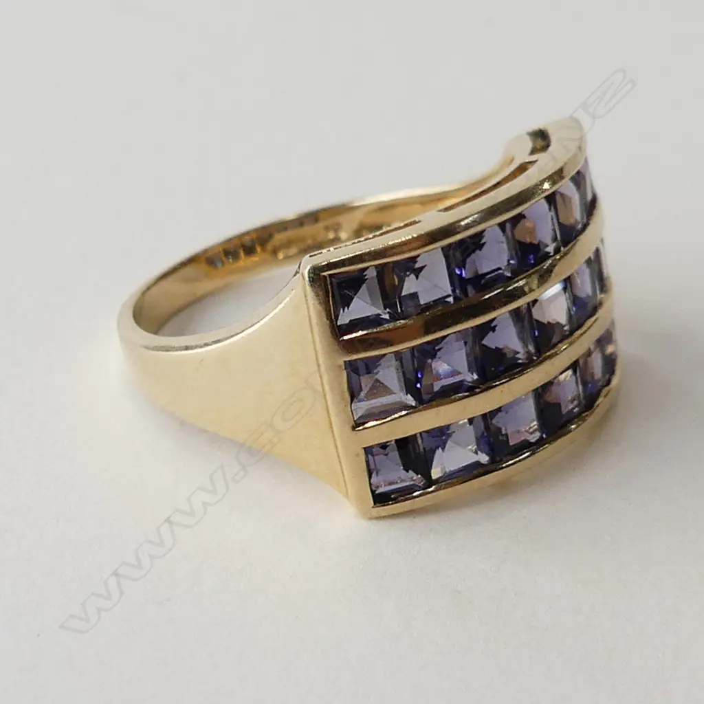 9CT? RING 4.1 GRAMS PURPLE GEM STONE Image 1++