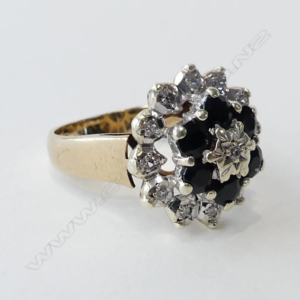 9CT SAPPHIRE AND SINGLE CUT DIAMOND RING 4.3 GRAMS Image 1++