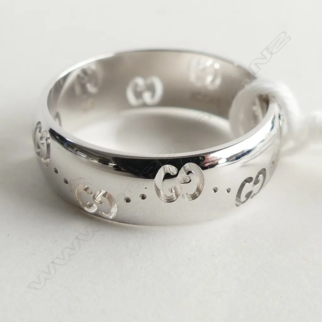 18CT WHITE GOLD GUCCI ICON RING 4.9GMS SIZE N Image 1++