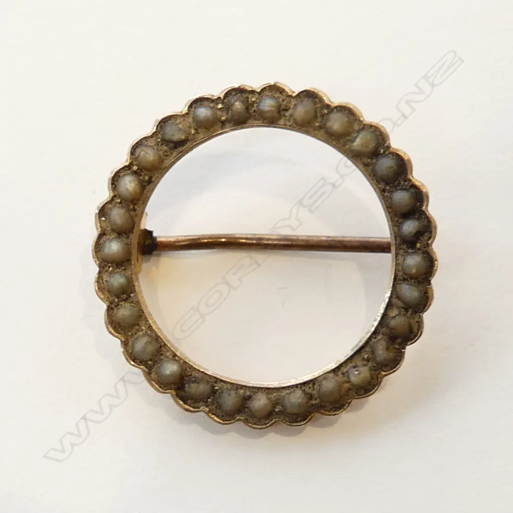 9CT GOLD CIRCULAR BROOCH 2.20GMS Image 1++
