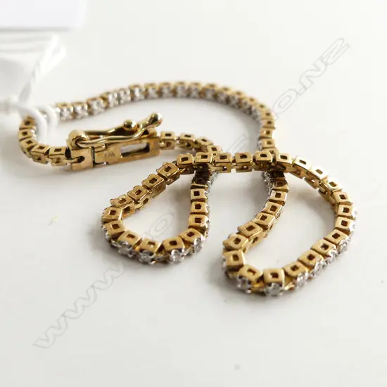 9CT GOLD & DIAMOND SET TENNIS BRACELET, 0.39CT, 4.3GMS