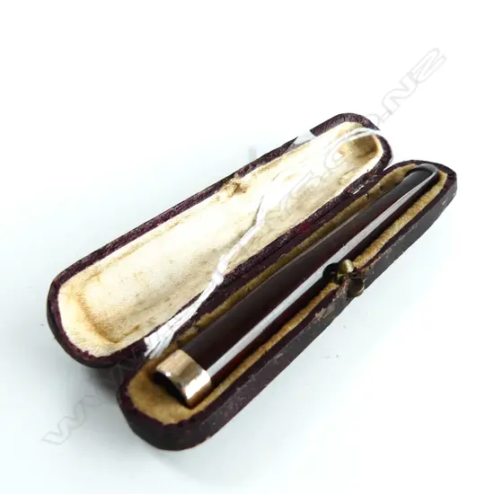 18K GOLD CIGARETTE HOLDER IN CASE STAMPED 18K L. 90mm