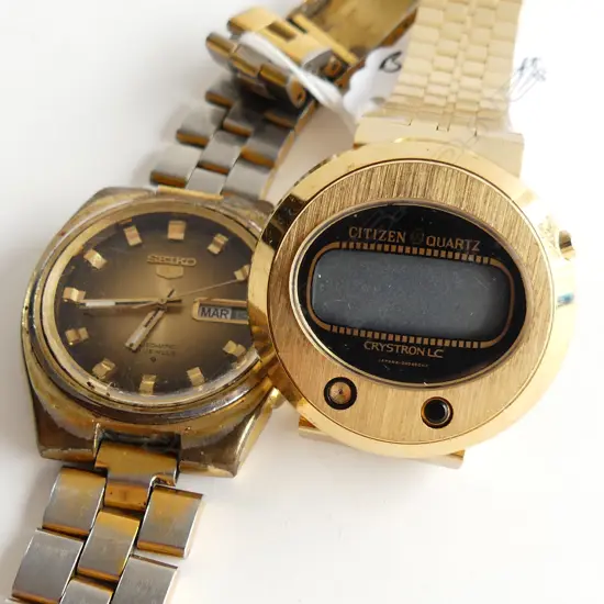 2 VINTAGE GILT RETRO WATCHES: SEIKO 5 + DIGITAL A.F