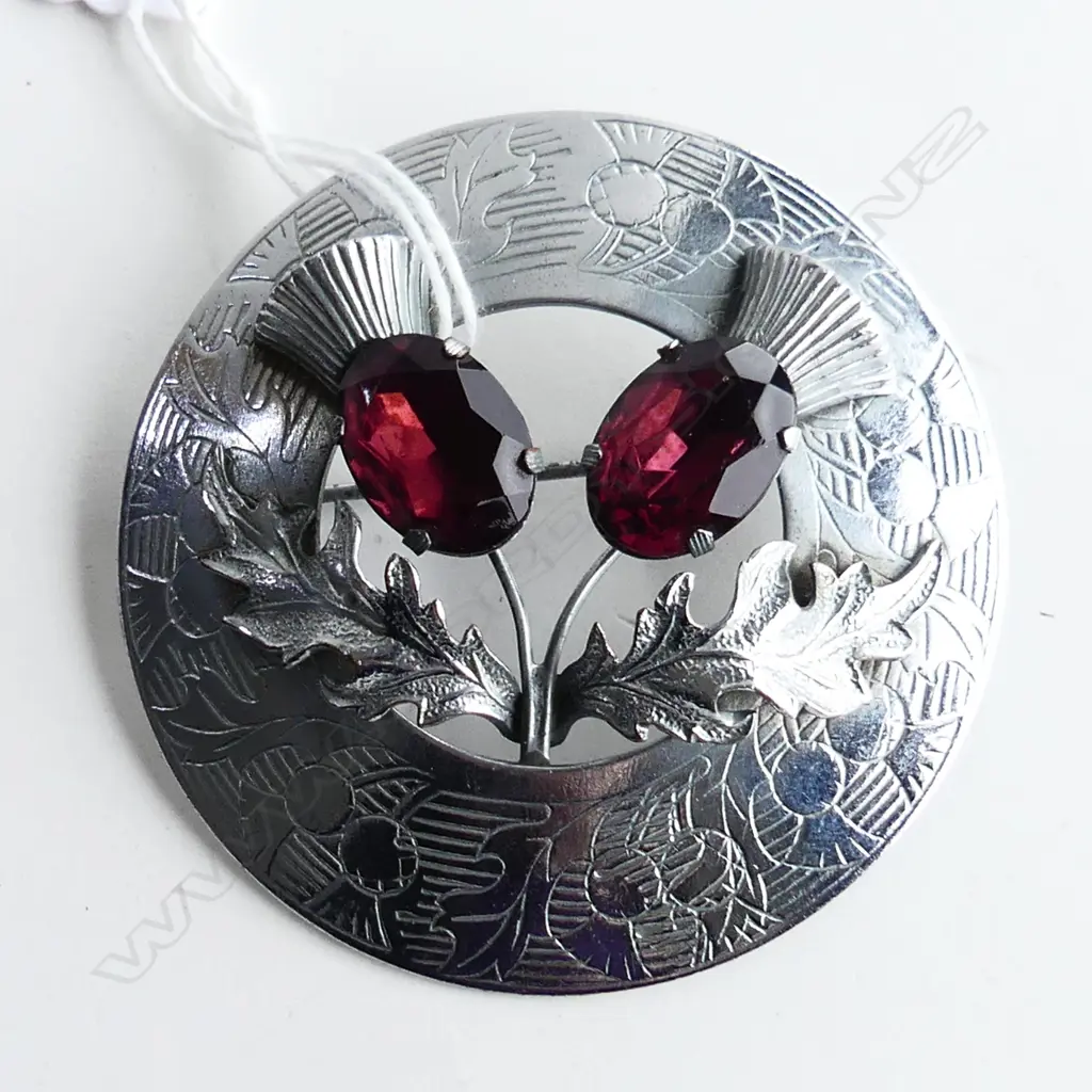LGE S/PLATE SCOTTISH KILT BROOCH Image 1++