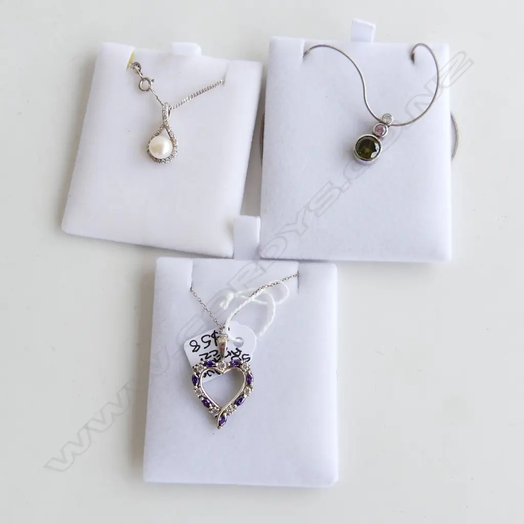 3 925 SILVER PENDANT NECKLACES; PEARL, HEART, 3 STONE Image 1++