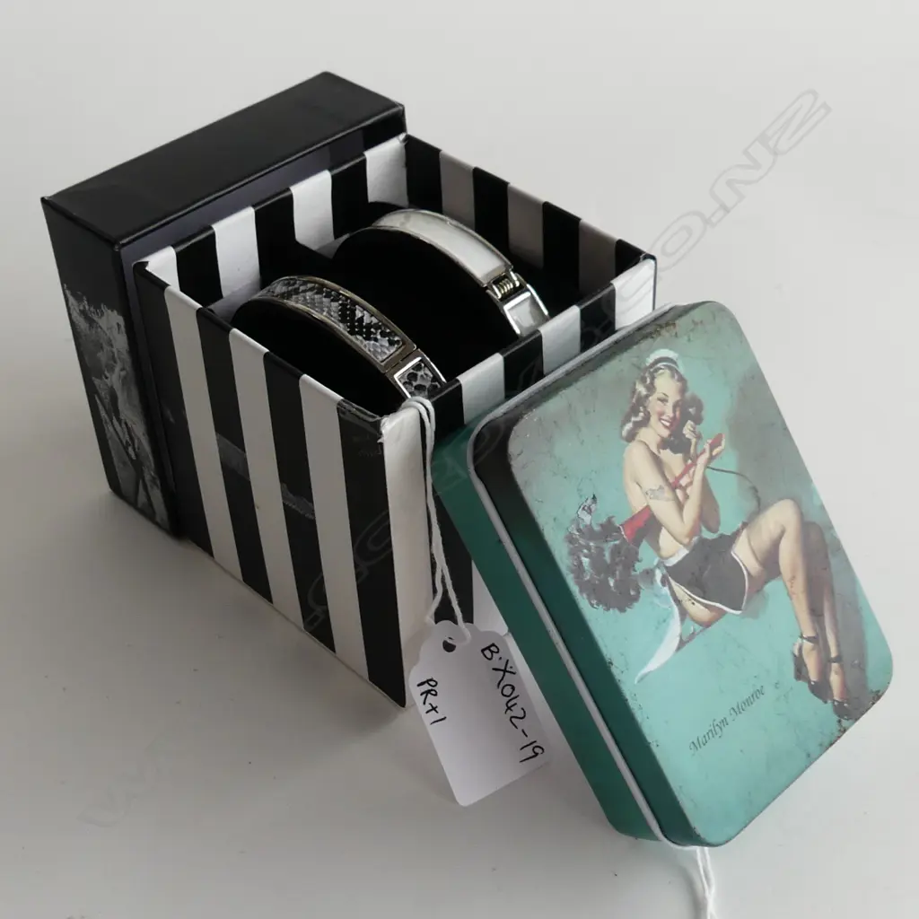 TWO  'AUTOGRAPH' COSTUME JEWELLERY SNAP BRACELETS IN BOX + SM MARILYN MONROE TIN Image 1++