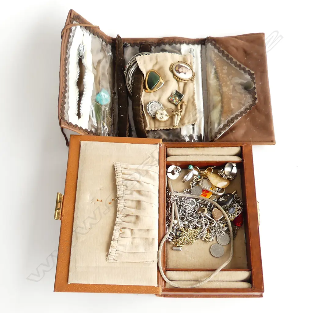 LEATHER JEWELLERY BOX & LEATHER JEWELLERY TRAVEL FOLD WITH ASST COSTUME JEWELLERY IN BOTH  Image 1++