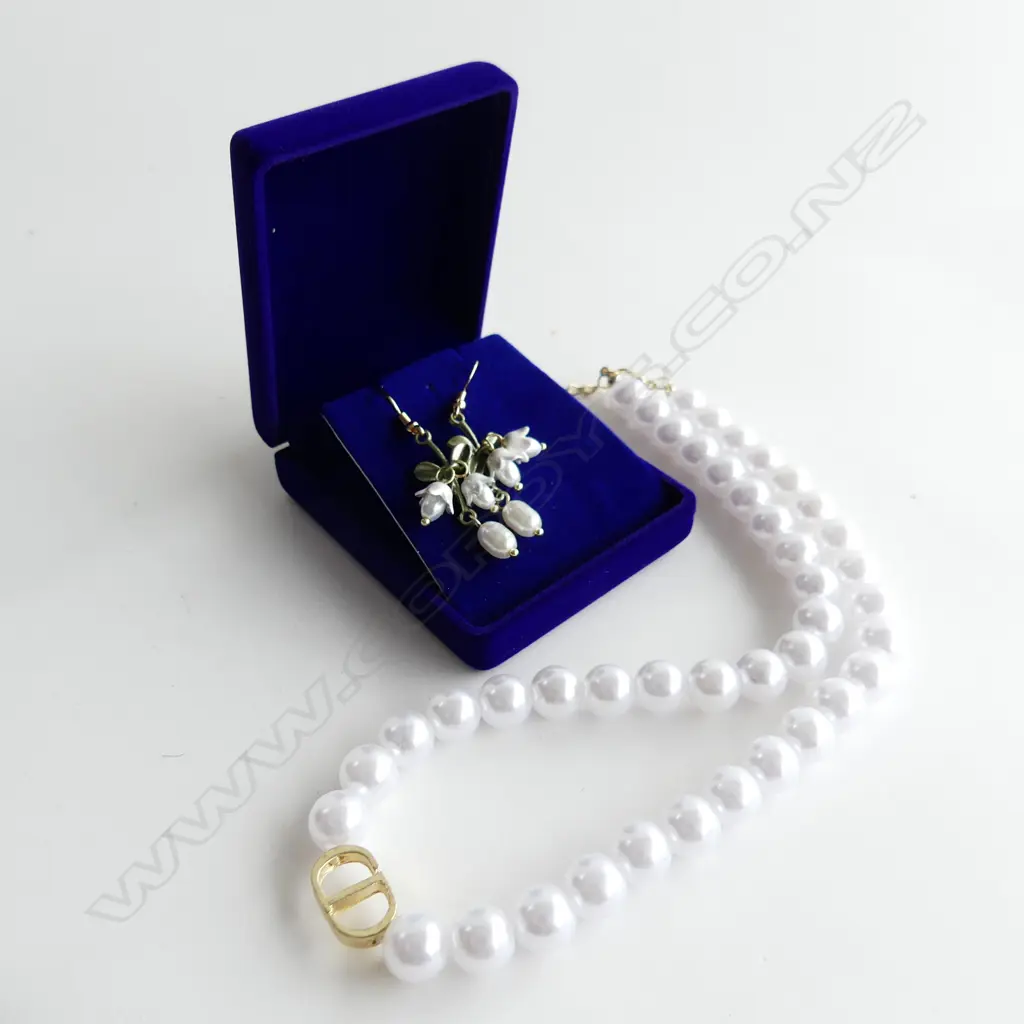 FAUX PEARL NECKLACE & DROP EARRINGS  Image 1++