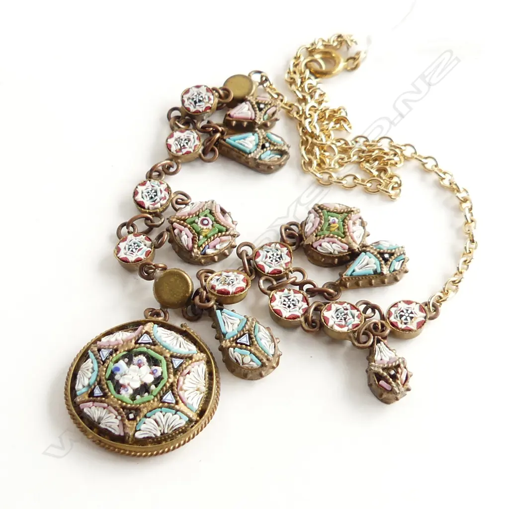 MOSAIC NECKLACE ON MODERN CHAIN  Image 1++