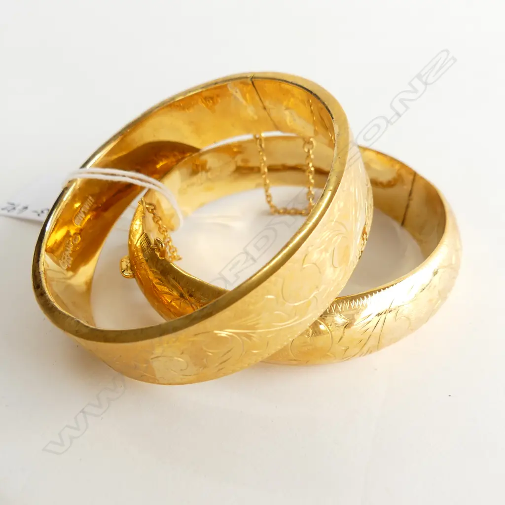 TWO VINTAGE GOLD PLATED HINGED BRACELETS WITH SAFETY CHAINS   Image 1++