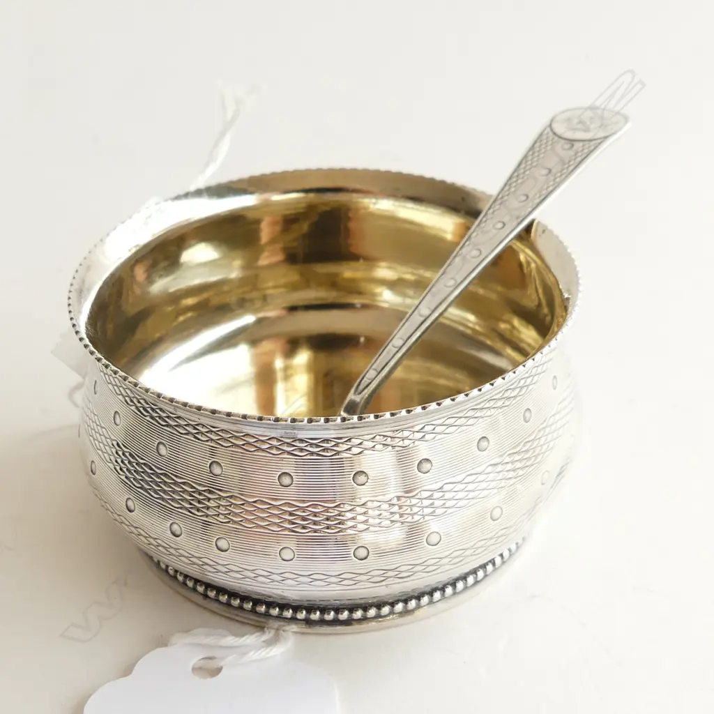 VICT S/SILVER SALT WITH SPOON 43 grms Image 1++